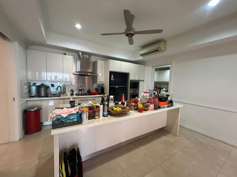 Kondominium untuk Dijual di 10 Mont Kiara @ MK10 - Aden Tai - Kitchen - PropertyGuru.com.my