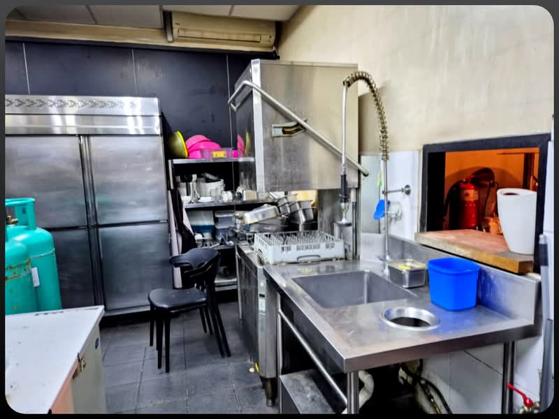 Shop for Rent in Petaling Jaya (Selangor) - Henry Lim - Kitchen - PropertyGuru.com.my