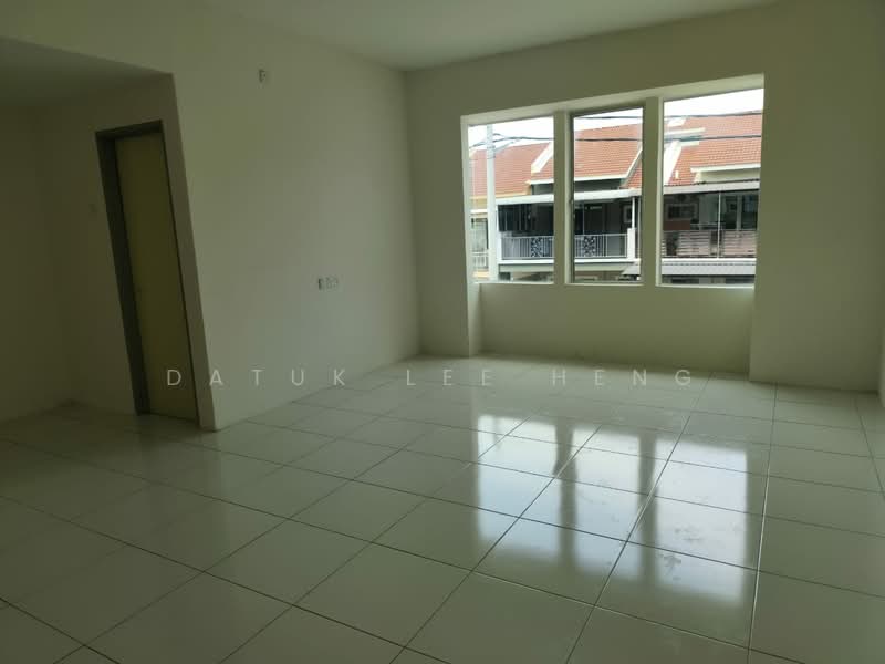 Rumah Teres 2 Tingkat untuk Dijual di Bandar Lahat Mines (Lahat) - Datuk Lee Heng - Living Room - PropertyGuru.com.my