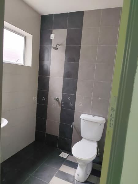 Rumah Teres 2 Tingkat untuk Dijual di Bandar Lahat Mines (Lahat) - Datuk Lee Heng - Bathroom - PropertyGuru.com.my