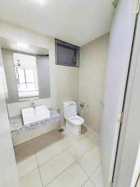 Servis Apartment untuk Dijual di Luminari - Darren Cham - Bathroom - PropertyGuru.com.my