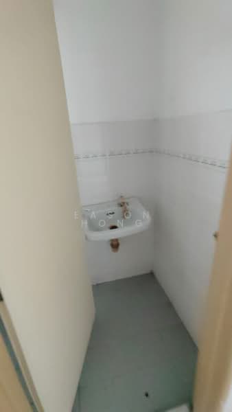 Apartment for Rent at Bandar Puncak Alam - Eason Hong - Bathroom - PropertyGuru.com.my