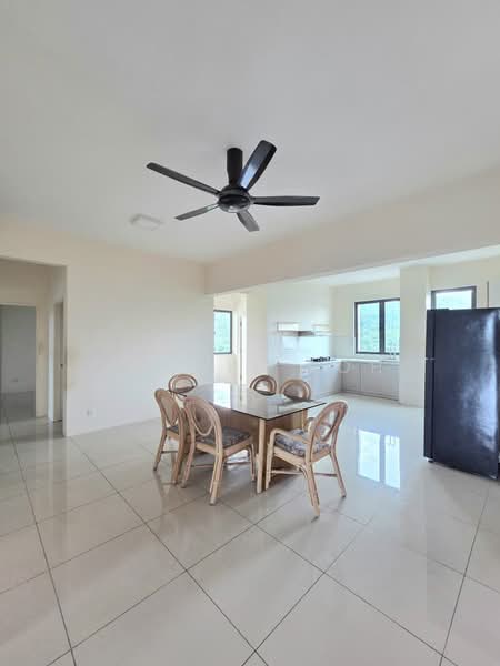 Kondominium untuk Dijual di Pavilion Resort - Amelie Soh - Dining Room - PropertyGuru.com.my