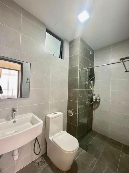 Servis Apartment untuk Disewa di Twin Tower Residence - Alex How - Bathroom - PropertyGuru.com.my