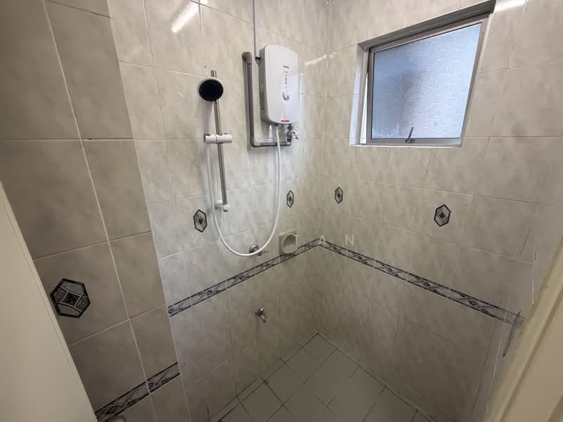 Apartment for Rent at Pangsapuri Kelana Impian - Yao Tan - Bathroom - PropertyGuru.com.my