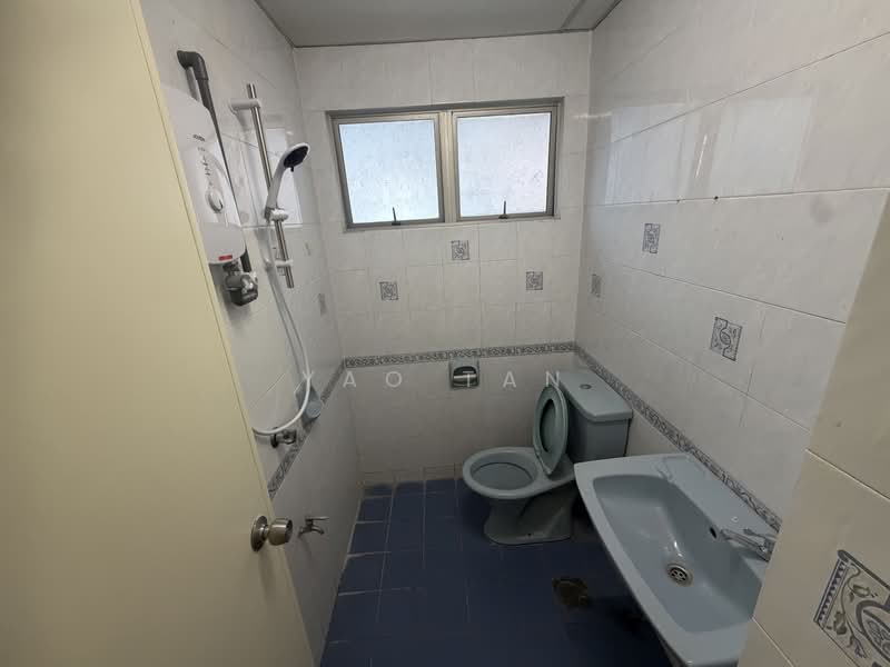 Apartment for Rent at Pangsapuri Kelana Impian - Yao Tan - Bathroom - PropertyGuru.com.my