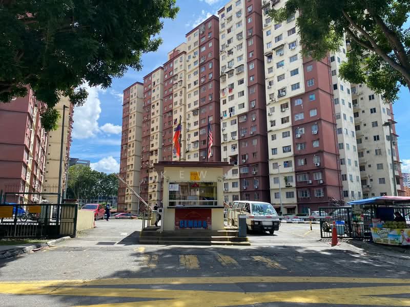 Pangsapuri untuk Dijual di Pangsapuri Cemara - Kew . - Exterior - PropertyGuru.com.my