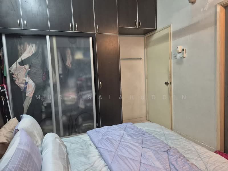 Apartment for Sale at Pangsapuri Seri Jati - Mudz Salahuddin - Bedroom - PropertyGuru.com.my