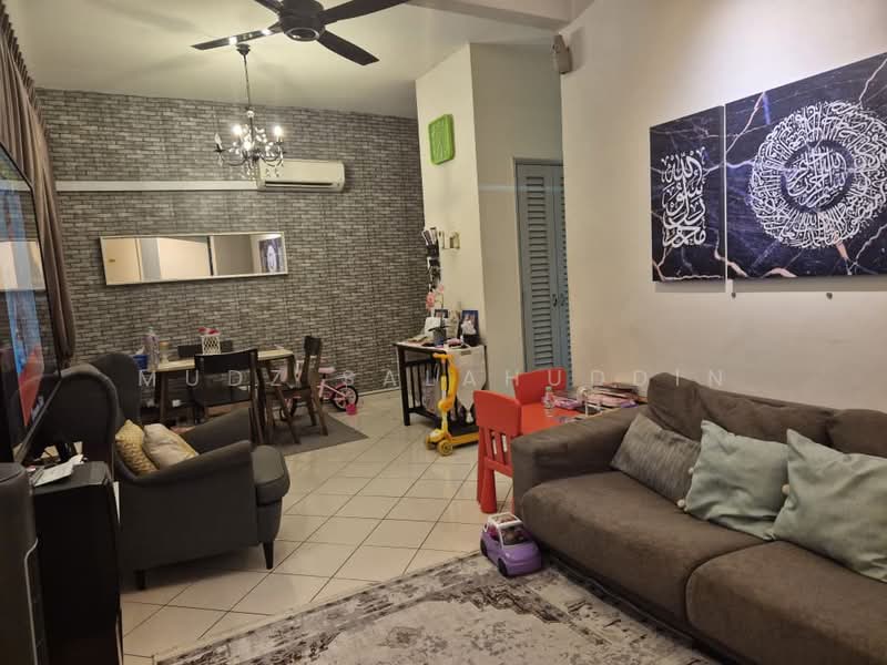 Apartment for Sale at Pangsapuri Seri Jati - Mudz Salahuddin - Living Room - PropertyGuru.com.my