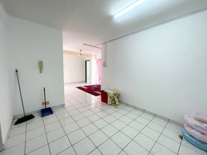 Kondominium untuk Dijual di Pantai Hillpark 2 - Azli Ibrahim - Living Room - PropertyGuru.com.my