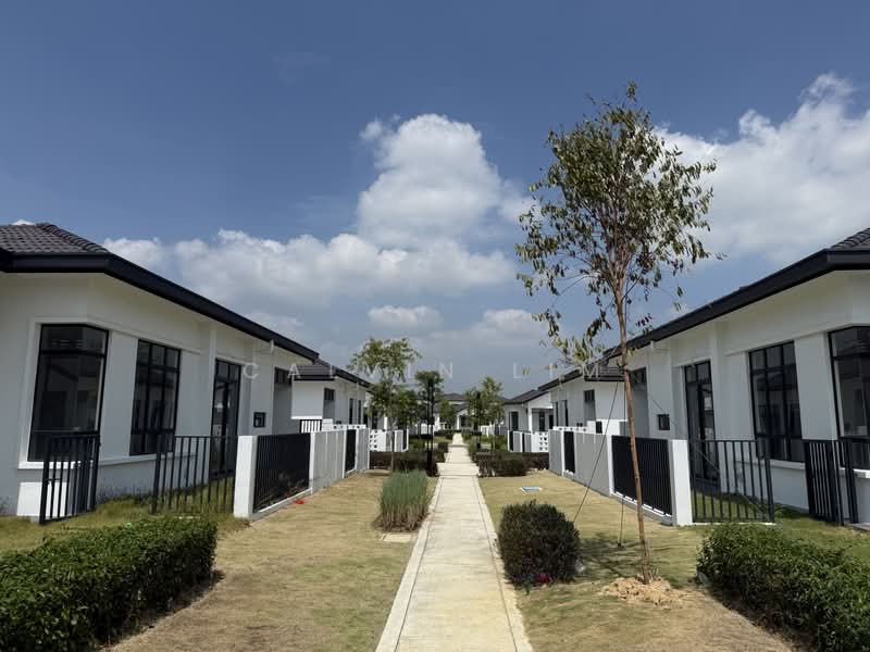 Rumah Teres 1 Tingkat untuk Dijual di Eco Grandeur (Puncak Alam) - Calvin Lim - PropertyGuru.com.my