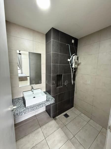 Servis Apartment untuk Disewa di Luminari - Darren Cham - Bathroom - PropertyGuru.com.my