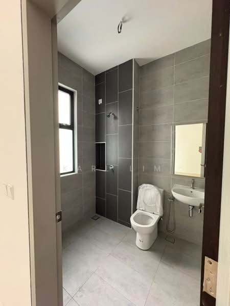 Cluster House for Sale in Taman Glenmarie (Johor Bahru) - Karl Lim - Bathroom - PropertyGuru.com.my
