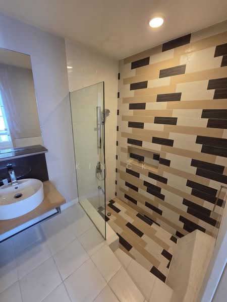 Service Residence for Sale at Verve Suites - Kin CK - Bathroom - PropertyGuru.com.my