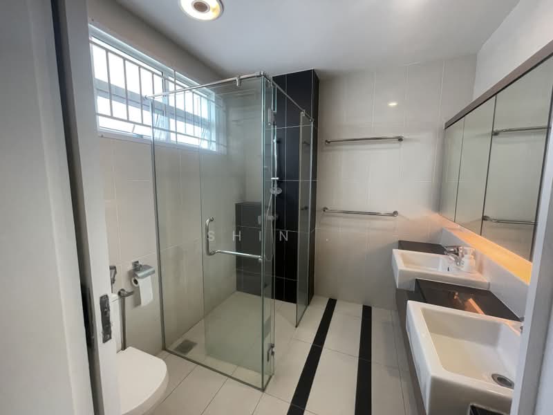 Condominium for Sale at Fairway Suites - Shin . - Bathroom - PropertyGuru.com.my