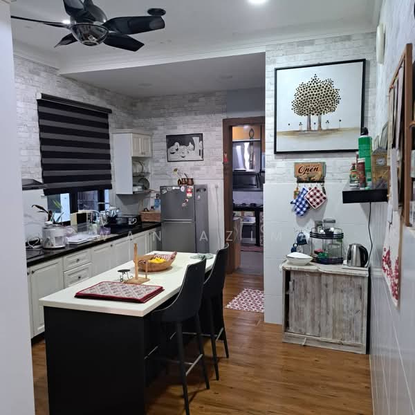 Semi-Detached House for Sale in Puncak Bestari (Puncak Alam) - Wan Azima - Kitchen - PropertyGuru.com.my