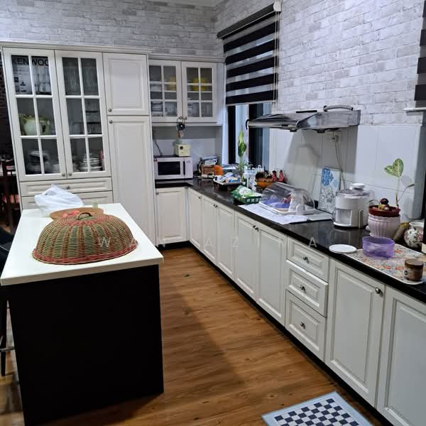 Semi-Detached House for Sale in Puncak Bestari (Puncak Alam) - Wan Azima - Kitchen - PropertyGuru.com.my