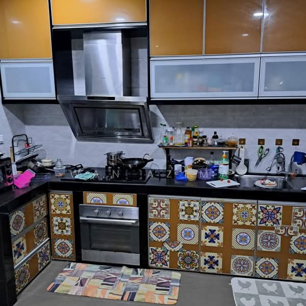 Semi-Detached House for Sale in Puncak Bestari (Puncak Alam) - Wan Azima - Kitchen - PropertyGuru.com.my