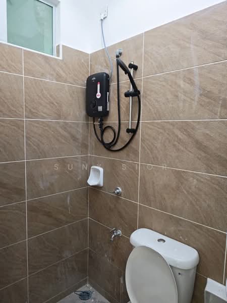 2-storey Terraced House for Rent in Bandar Dato Onn (Tebrau) - Suny Sior - Bathroom - PropertyGuru.com.my