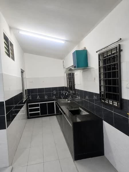 2-storey Terraced House for Rent in Taman Universiti (Sri Gading) - Sha Saravanan - Kitchen - PropertyGuru.com.my