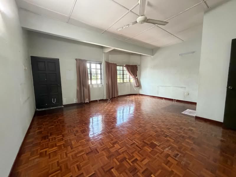 Rumah Teres 2 Tingkat untuk Dijual di Taman Gembira Baru (Klang) - Uthaya Kumar - Living Room - PropertyGuru.com.my
