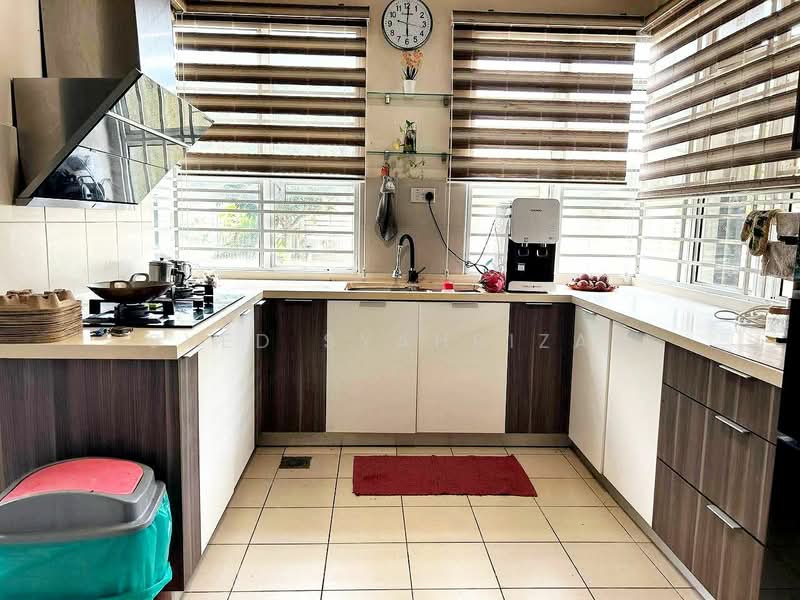 Rumah Teres 2 Tingkat untuk Dijual di Taman TTDI Grove (Kajang) - Syed Syahrizan - Kitchen - PropertyGuru.com.my