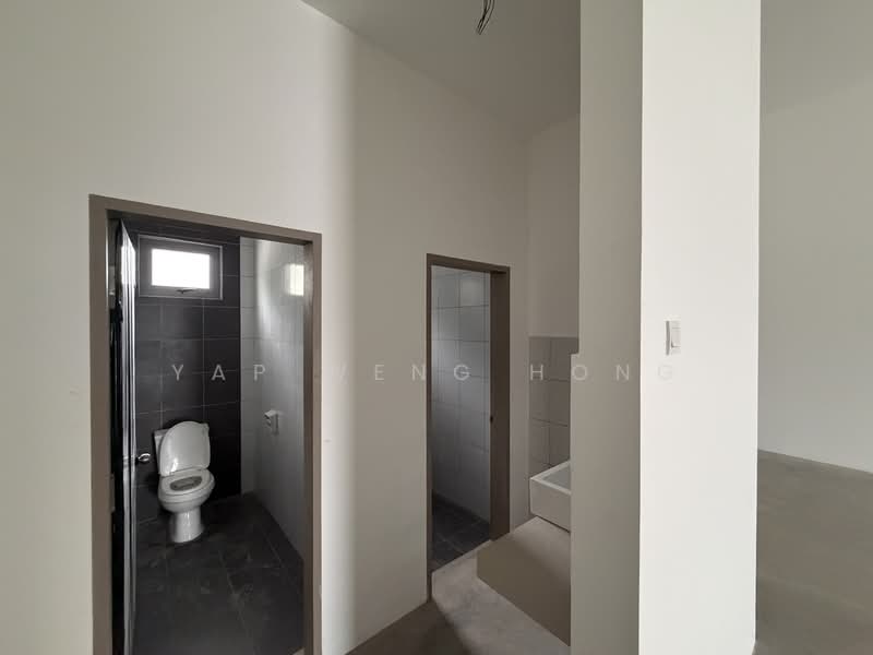 Shop for Rent in Taman Sutera (Kajang) - Yap Weng Hong - Bathroom - PropertyGuru.com.my