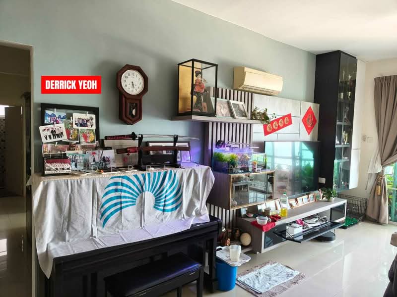 Kondominium untuk Dijual di Bayswater Resort Condominium - Derrick Yeoh - Living Room - PropertyGuru.com.my