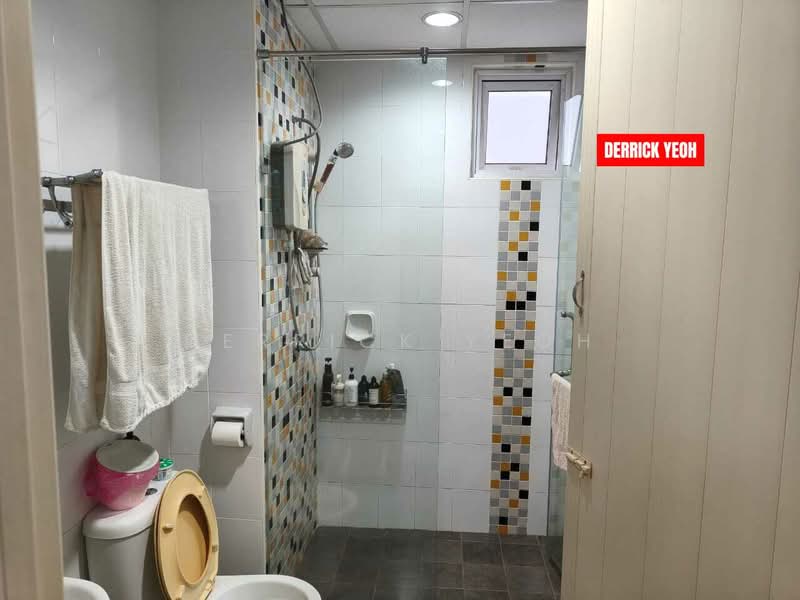 Kondominium untuk Dijual di Bayswater Resort Condominium - Derrick Yeoh - Bathroom - PropertyGuru.com.my