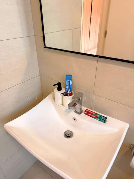 Kondominium untuk Disewa di Ferringhi Residence 2 - Wilson Goh - Bathroom - PropertyGuru.com.my