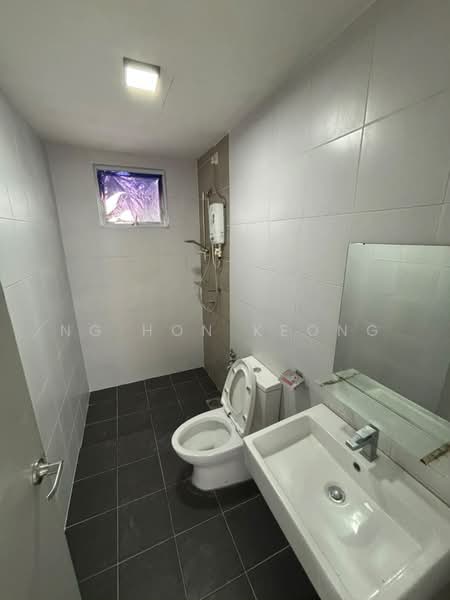 Kondominium untuk Disewa di Aurora Residence @ Lake Side City - Ng Hon Keong - Bathroom - PropertyGuru.com.my