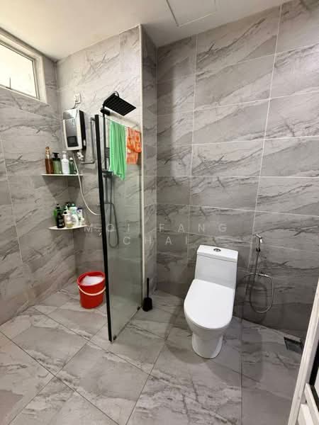 Rumah Berkembar untuk Dijual di Taman Bukit Jaya (Ulu Tiram) - Moi Fang Chai - Bathroom - PropertyGuru.com.my