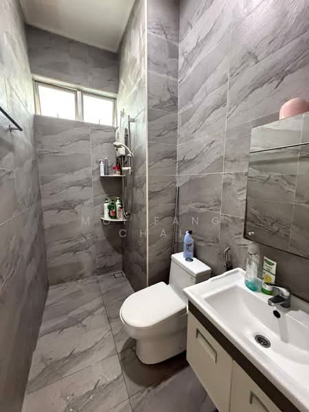 Rumah Berkembar untuk Dijual di Taman Bukit Jaya (Ulu Tiram) - Moi Fang Chai - Bathroom - PropertyGuru.com.my