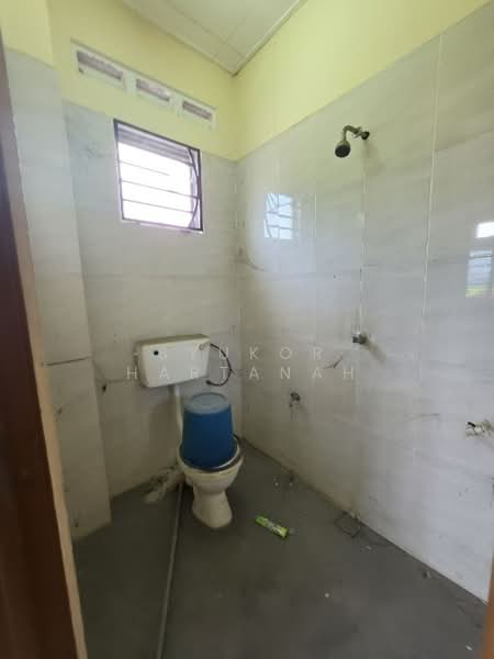 1-storey Terraced House for Sale in Shah Alam (Selangor) - Syukor Hartanah - Bathroom - PropertyGuru.com.my