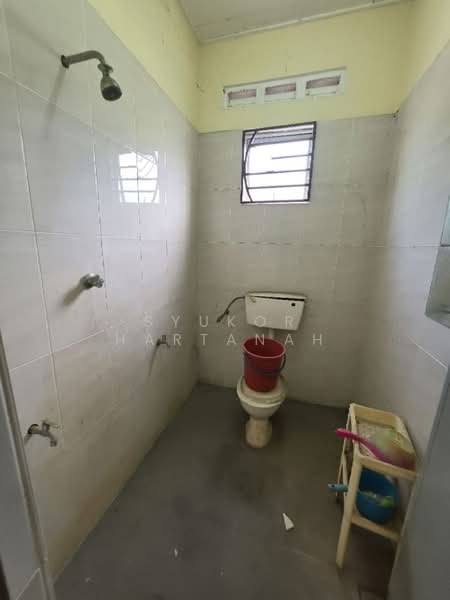 1-storey Terraced House for Sale in Shah Alam (Selangor) - Syukor Hartanah - Bathroom - PropertyGuru.com.my