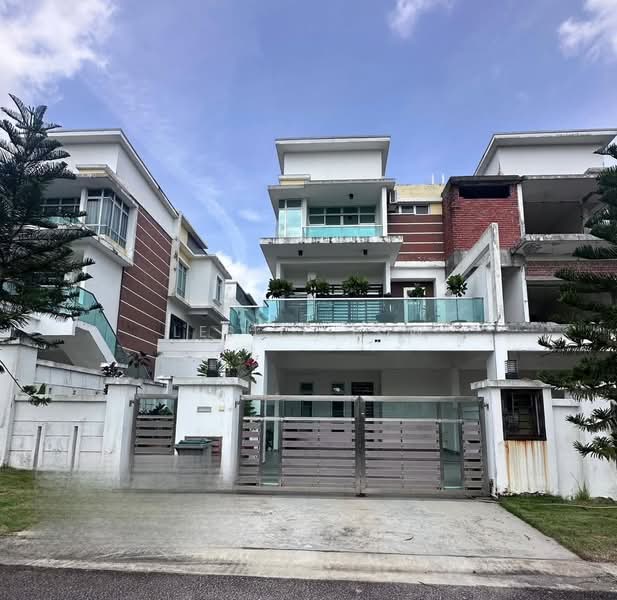 Rumah Berkembar untuk Dijual di Taman Kempas Utama (Tebrau) - Leslie Low - Exterior - PropertyGuru.com.my