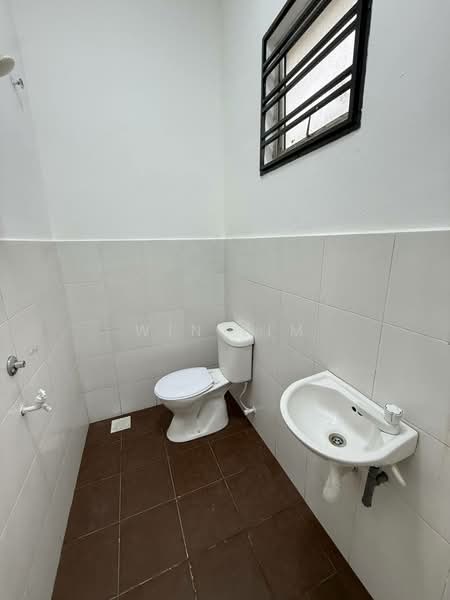 Rumah Teres 2 Tingkat untuk Dijual di Taman Scientex Senai (Senai) - Win Lim - Bathroom - PropertyGuru.com.my