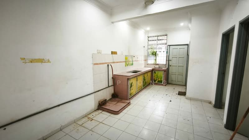 1-storey Terraced House for Sale in Taman Angkasa Nuri (Durian Tunggal) - Tim Piong - Kitchen - PropertyGuru.com.my