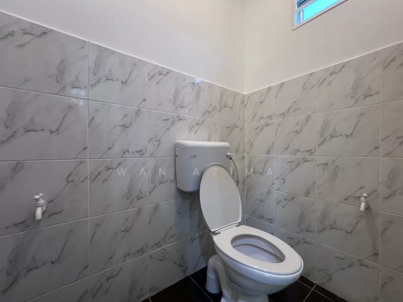 Rumah Berkembar untuk Disewa di Sungai Buloh (Selangor) - Wan Azima - Bathroom - PropertyGuru.com.my