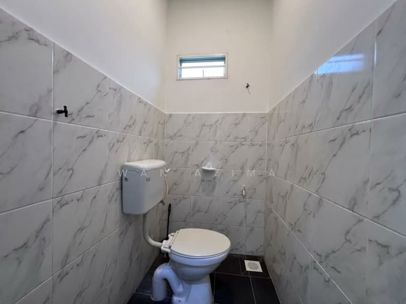 Rumah Berkembar untuk Disewa di Sungai Buloh (Selangor) - Wan Azima - Bathroom - PropertyGuru.com.my