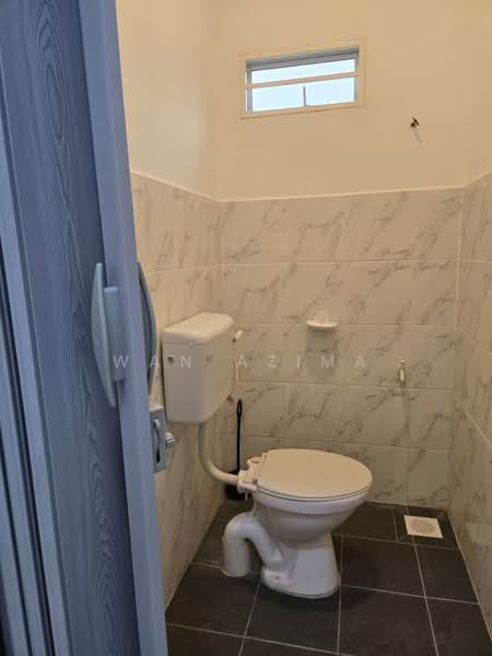 Rumah Berkembar untuk Disewa di Sungai Buloh (Selangor) - Wan Azima - Bathroom - PropertyGuru.com.my