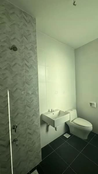 Rumah Teres 2 Tingkat untuk Dijual di Johor Bahru (Johor) - Kyle Das - Bathroom - PropertyGuru.com.my