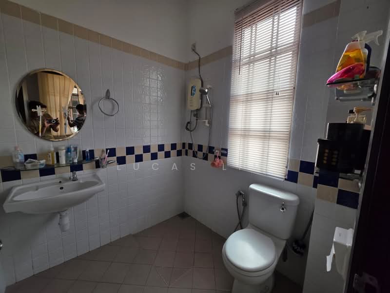 Terraced House for Sale in KL City Centre (Kuala Lumpur) - Lucas Lim - Bathroom - PropertyGuru.com.my