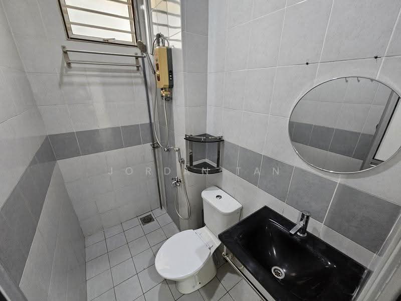 Pangsapuri untuk Disewa di 162 Residency - Jordan Tan - Bathroom - PropertyGuru.com.my