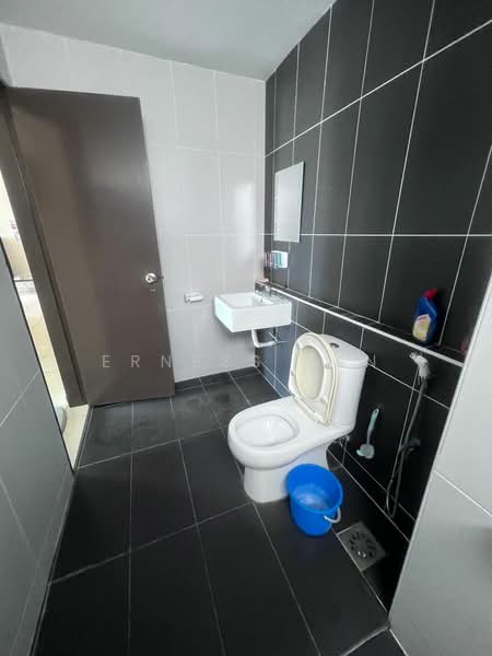 Servis Apartment untuk Dijual di The Garden Residences - Erness Tan - Bathroom - PropertyGuru.com.my