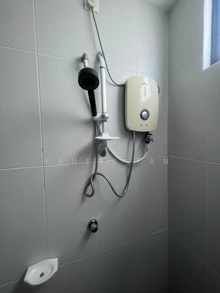 Servis Apartment untuk Dijual di The Garden Residences - Erness Tan - Bathroom - PropertyGuru.com.my