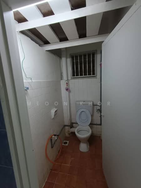Apartment for Rent at Pinggiran Batu Caves - Meoon Khor - Bathroom - PropertyGuru.com.my