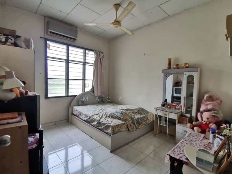 2-storey Terraced House for Sale in Taman Kasturi (Melaka City) - Macy G - Bedroom - PropertyGuru.com.my