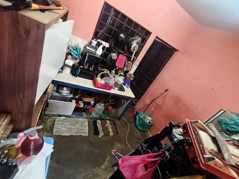 Rumah Bandar untuk Dijual di Taman Puteri Wangsa (Ulu Tiram) - C.T Chong - Kitchen - PropertyGuru.com.my