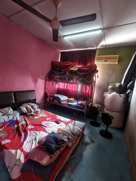 Rumah Bandar untuk Dijual di Taman Puteri Wangsa (Ulu Tiram) - C.T Chong - Bedroom - PropertyGuru.com.my